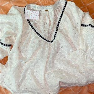 🕊BNWT Free people Peasant top 🕊